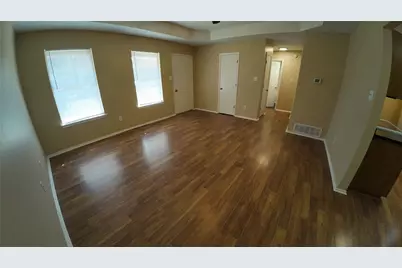 318 College Street, Cleburne, TX 76033 - Photo 3