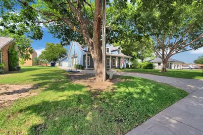 305 Main Street, Roanoke, TX 76262 - Photo 3