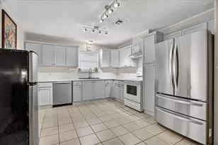 408 Grandview Dr, Granbury, TX 76049 - Photo 5