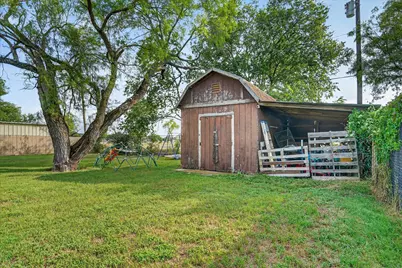 408 Grandview Drive, Granbury, TX 76049 - Photo 17
