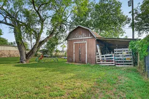 408 Grandview Dr, Granbury, TX 76049 - Photo 17