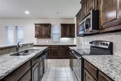 1809 Evergreen Court, Grapevine, TX 76051 - Photo 3