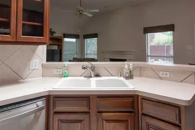 5833 Legend Lane, The Colony, TX 75056 - Photo 9