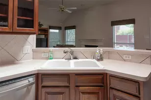 5833 Legend Ln, The Colony, TX 75056 - Photo 9