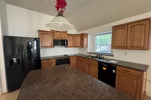 2033 Meadow Park Dr, Princeton, TX 75407 - Photo 3