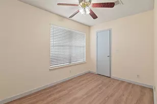 700 W Collins St, Denton, TX 76201 - Photo 25