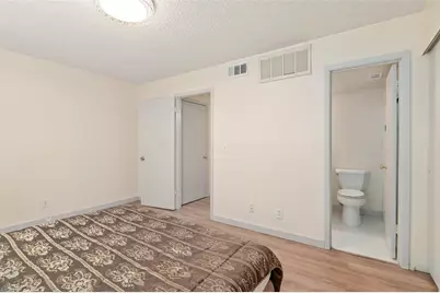 700 W Collins Street, Denton, TX 76201 - Photo 23
