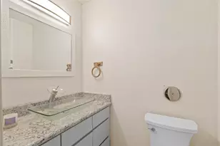 700 W Collins St, Denton, TX 76201 - Photo 7