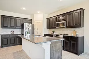 2925 Cedar Ridge Ln, Fort Worth, TX 76177 - Photo 3