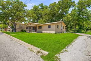 1571 W Ash St, Stephenville, TX 76401 - Photo 3