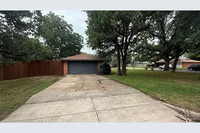 407 Dunaway Drive, Euless, TX 76040 - Photo 3