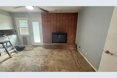 407 Dunaway Drive, Euless, TX 76040 - Photo 5