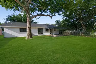 2029 Spanish Trail, Irving, TX 75060 - Photo 21