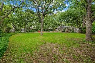 1804 Hillvalley Dr, Arlington, TX 76013 - Photo 37