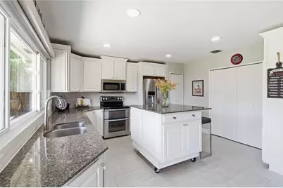 5225 Bartlett Drive, The Colony, TX 75056 - Photo 9
