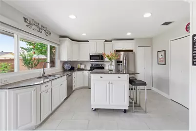 5225 Bartlett Drive, The Colony, TX 75056 - Photo 11