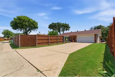 5225 Bartlett Drive, The Colony, TX 75056 - Photo 21
