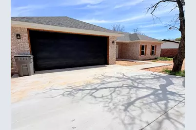 1503 S Rodgers Dr, Graham, TX 76450 - Photo 3