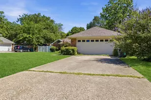 1501 Pickwick Ln, Denton, TX 76209 - Photo 3