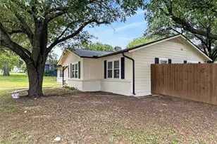 617 Dunaway Ln, Azle, TX 76020 - Photo 5