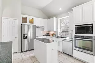 2825 Wales Ct, Grand Prairie, TX 75052 - Photo 15