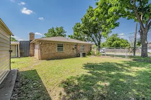 2863 Hitson Ln, Fort Worth, TX 76112 - Photo 21