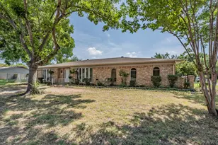 2863 Hitson Ln, Fort Worth, TX 76112 - Photo 5
