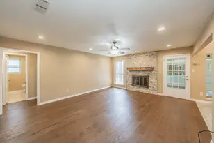 2863 Hitson Ln, Fort Worth, TX 76112 - Photo 29