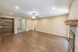 2863 Hitson Ln, Fort Worth, TX 76112 - Photo 27