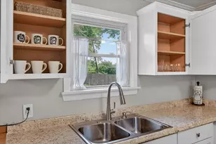 601 Circle Dr, Arlington, TX 76010 - Photo 11