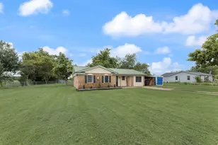 393 Co Rd 3320, Greenville, TX 75402 - Photo 7