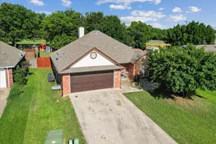 202 Linda St, Aubrey, TX 76227 - Photo 21