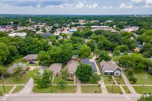 203 Brown St, Waxahachie, TX 75165 - Photo 3