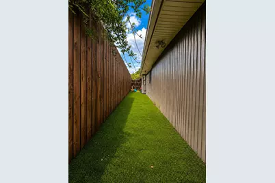 9421 Meadowknoll Drive, Dallas, TX 75243 - Photo 25