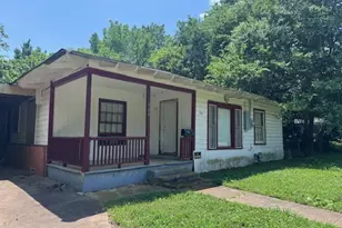 704 Cedar St, Paris, TX 75460 - Photo 1