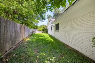 21 Crosslands Rd, Benbrook, TX 76132 - Photo 29