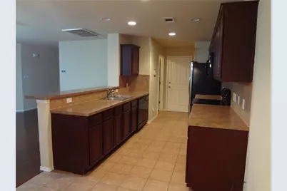 904 Mazatlan Court, Arlington, TX 76002 - Photo 5
