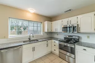 311 Pemberton Pl, Cedar Hill, TX 75104 - Photo 9