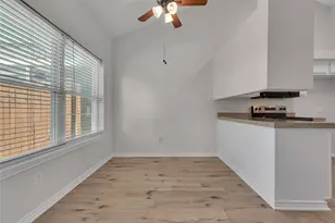 613 Canterbury St, Euless, TX 76039 - Photo 9