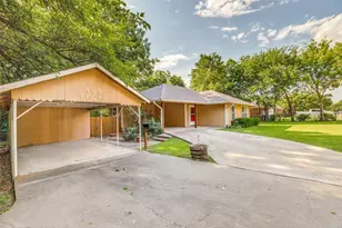 105 Pecan St, Whitesboro, TX 76273 - Photo 3