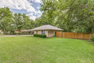 105 Pecan St, Whitesboro, TX 76273 - Photo 21