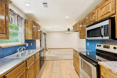 105 Pecan Street, Whitesboro, TX 76273 - Photo 11