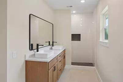 627 S Willomet Avenue, Dallas, TX 75208 - Photo 21