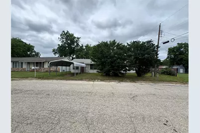 1429 Remington Street, Graham, TX 76450 - Photo 1