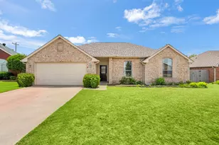 518 Valarie Ln, Midlothian, TX 76065 - Photo 1