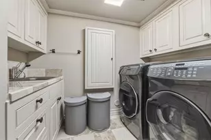 3535 Gillespie St, Dallas, TX 75219 - Photo 25