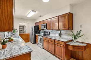 1017 Meadowlark Ln, Granbury, TX 76048 - Photo 5