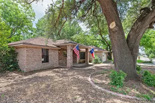 1017 Meadowlark Ln, Granbury, TX 76048 - Photo 3