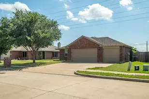 324 Broken Bow Dr, Krum, TX 76249 - Photo 3