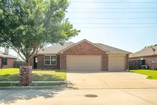 324 Broken Bow Dr, Krum, TX 76249 - Photo 1